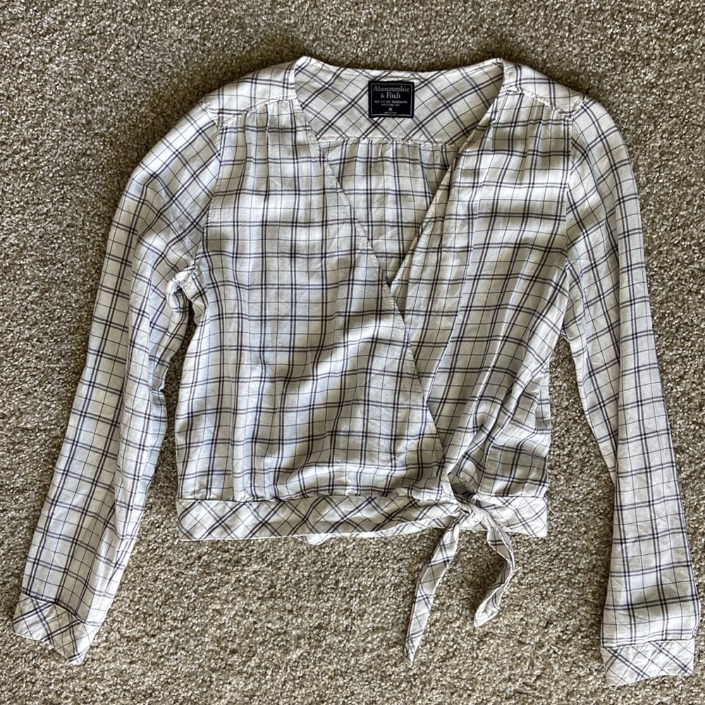 Abercrombie & Fitch plaid wrap top cropped M